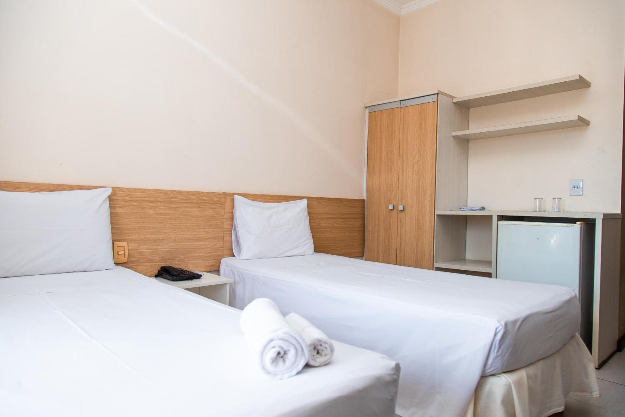 Hotel Equinocios Executive Barcarena Extérieur photo